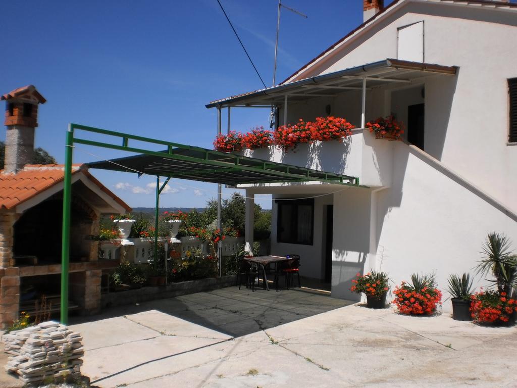 Apartments Rogocana Labin  Rum bild